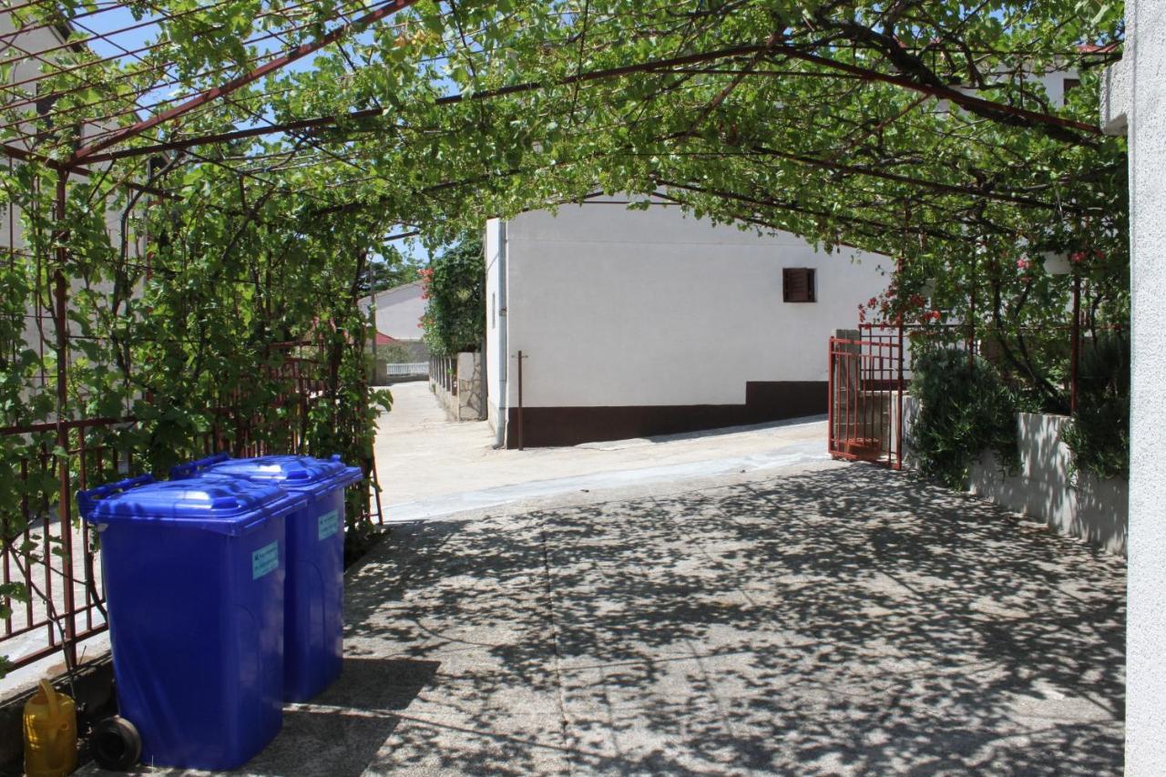 Apartments With A Parking Space Starigrad, Paklenica - 6431 Εξωτερικό φωτογραφία