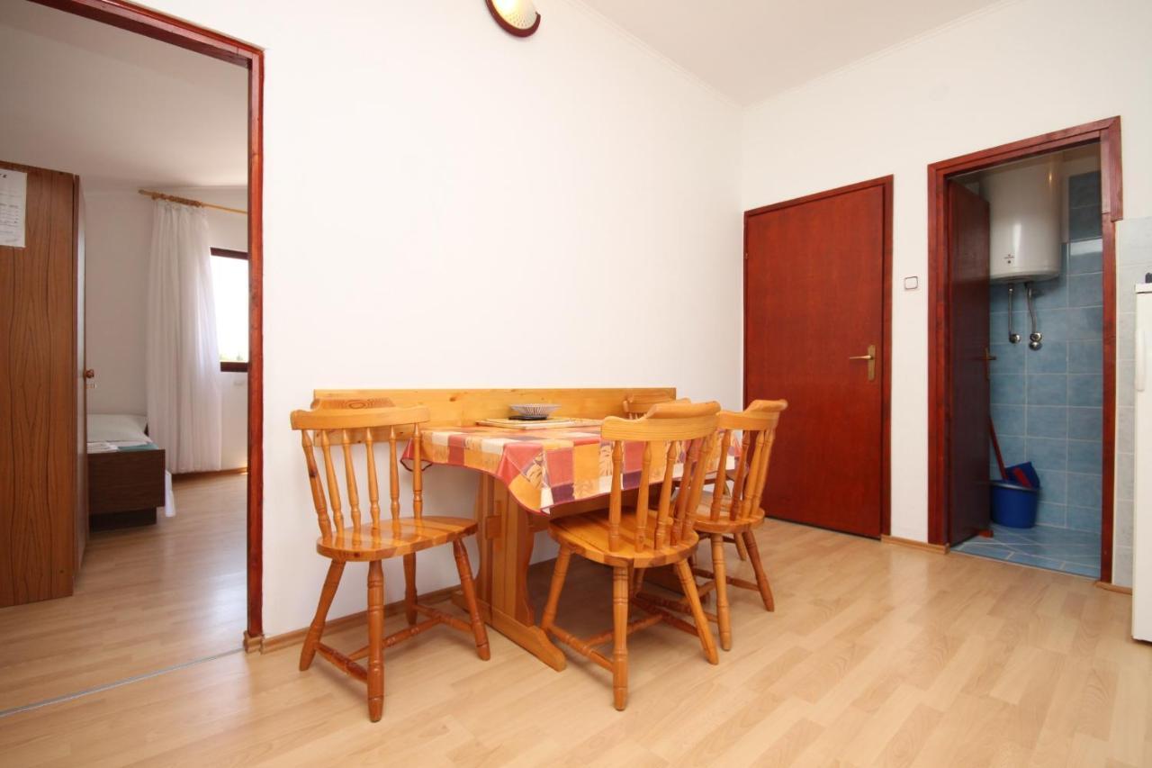 Apartments With A Parking Space Starigrad, Paklenica - 6431 Εξωτερικό φωτογραφία